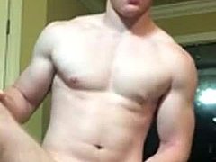 Videoclipul de masturbare gay plin de aburi al lui Gostosos