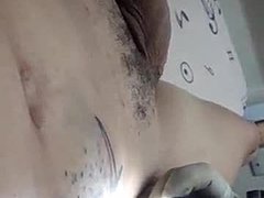 Dotada и Tattooed: Kyky Trans Gifted мастурбира в Куритиба
