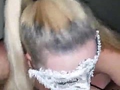 Uma loira de Leicester faz-me uma mamada de garganta profunda em vídeo