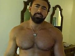 Les hommes musclés à dos nu: le fantasme gay ultime