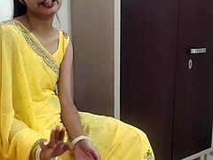 Indische Schwiegermutter lässt sich schmutziges Verlangen in selbstgemachtem Video erfüllen