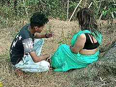 Reifes indisches Paar erkundet tabulose Wünsche in einem durchgesickerten Sexvideo
