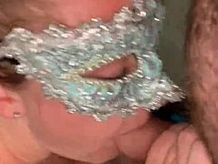 Η μεγαλόστηθη γυναίκα με piercings κάνει στοματικό σεξ και καταπίνει σπέρμα σε ερασιτεχνικό βίντεο