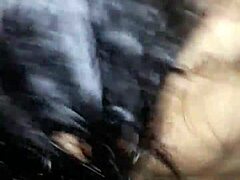 MILF comparte asado y recibe sexo oral con semen en la boca