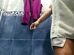 Gizli kamera hastane tuvaletinde hemşirelerin poposunu kaydediyor