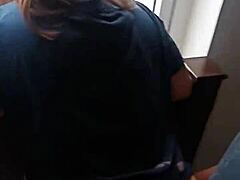 Seks publiczny z filipińską mamuśką w prezerwatywie