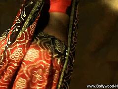 Intymny występ dojrzałych tancerzy indyjskich