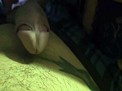 Braziliaanse MILF plaagt met haar kont en dildo in HD