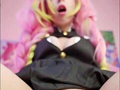 Anyuci Mitsuris cosplayje erotikus játékkal fájdalmas élményhez vezet