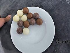 チョコレートまみれの誘惑:熟女のオーラルスキル