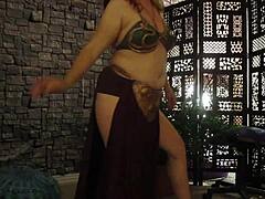 Steffi Princesss își arată pizda senzuală într-un costum