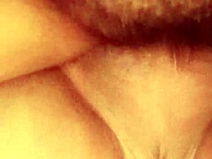 Orgasmo squirting de Maduras: Una milf madura de habilidad sexual