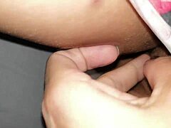 Hotwife brazilian ia un penis negru mare într-un videoclip de casă