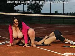 Fucking and cunnilingus with an obedient fat woman