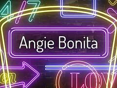 วิดีโอที่ร้อนแรงนี้แสดงถึงทักษะการเจาะคอลึกของ Angie Bonitas