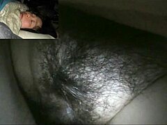 Una casalinga amatoriale si diverte a sfoggiare la sua vagina