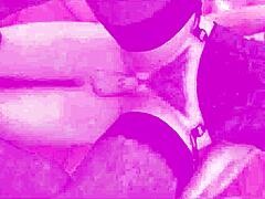 МИЛФИ ГРАД - Секси МИЛФИ у жуто тројку са лезбејском акцијом