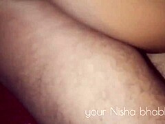 Az indiai pornósztár, Ravi Ne és Bhabhi kemény anális és punci szexet folytatnak az Instagramon