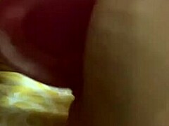 Vídeo pornô HD de uma boceta gorda sendo tocada e ejaculada