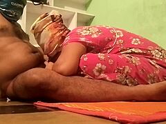 Desi Bhabhi w bieliźnie zostaje mocno ruchana